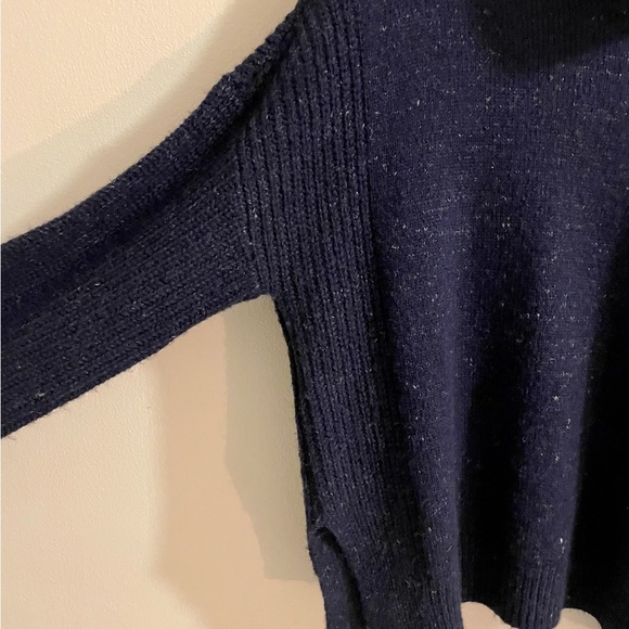 Calvin Klein turtle neck size medium - Picture 3 of 3